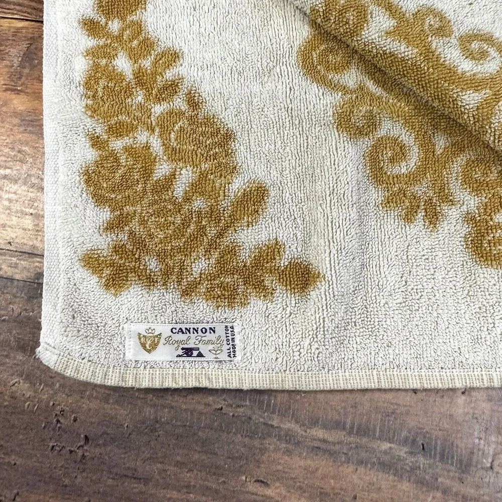 Cannon Royal Family Gold Cream Floral Sculpted Hand‎ Towel USA Vintage